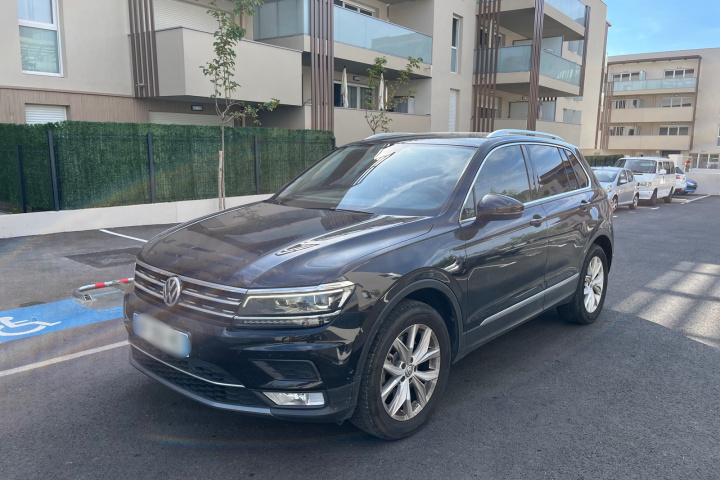 VOLKSWAGEN Tiguan