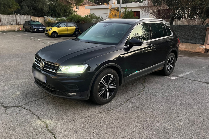 VOLKSWAGEN Tiguan