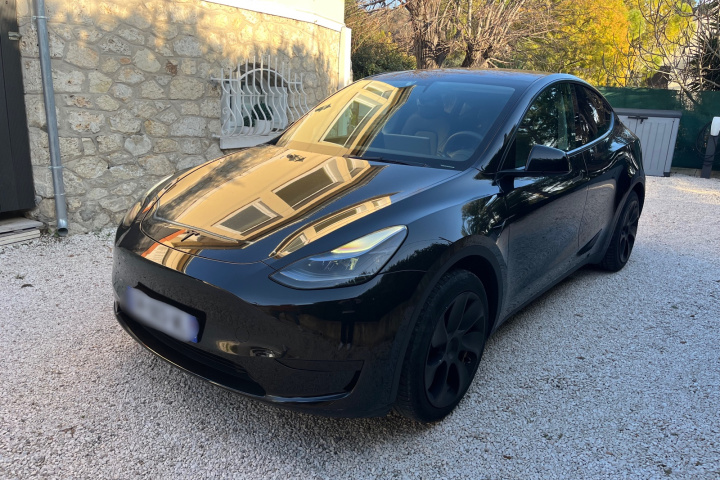 TESLA Model Y