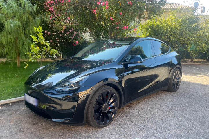 TESLA Model Y