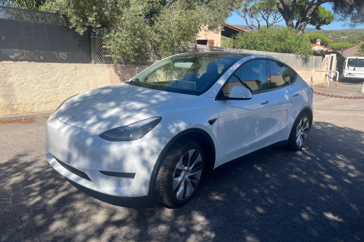 TESLA Model Y