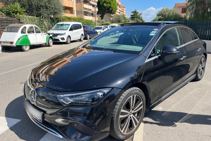 MERCEDES Eqe