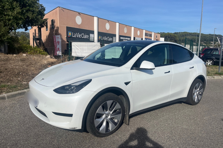 TESLA Model Y